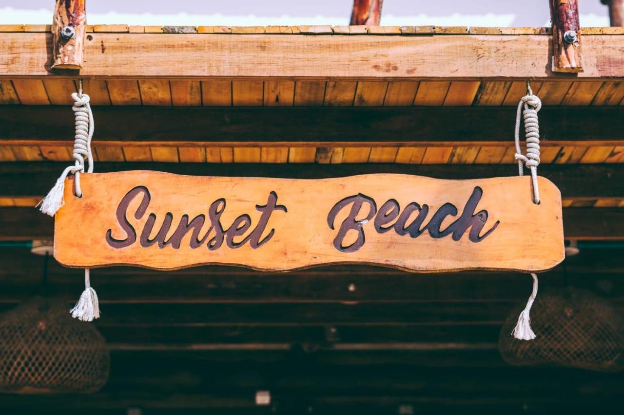 Sunset Beach Playa Blanca Exterior photo